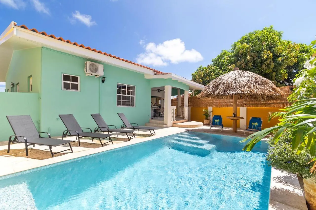 Rooi Santo 10-F Villa Noord Aruba