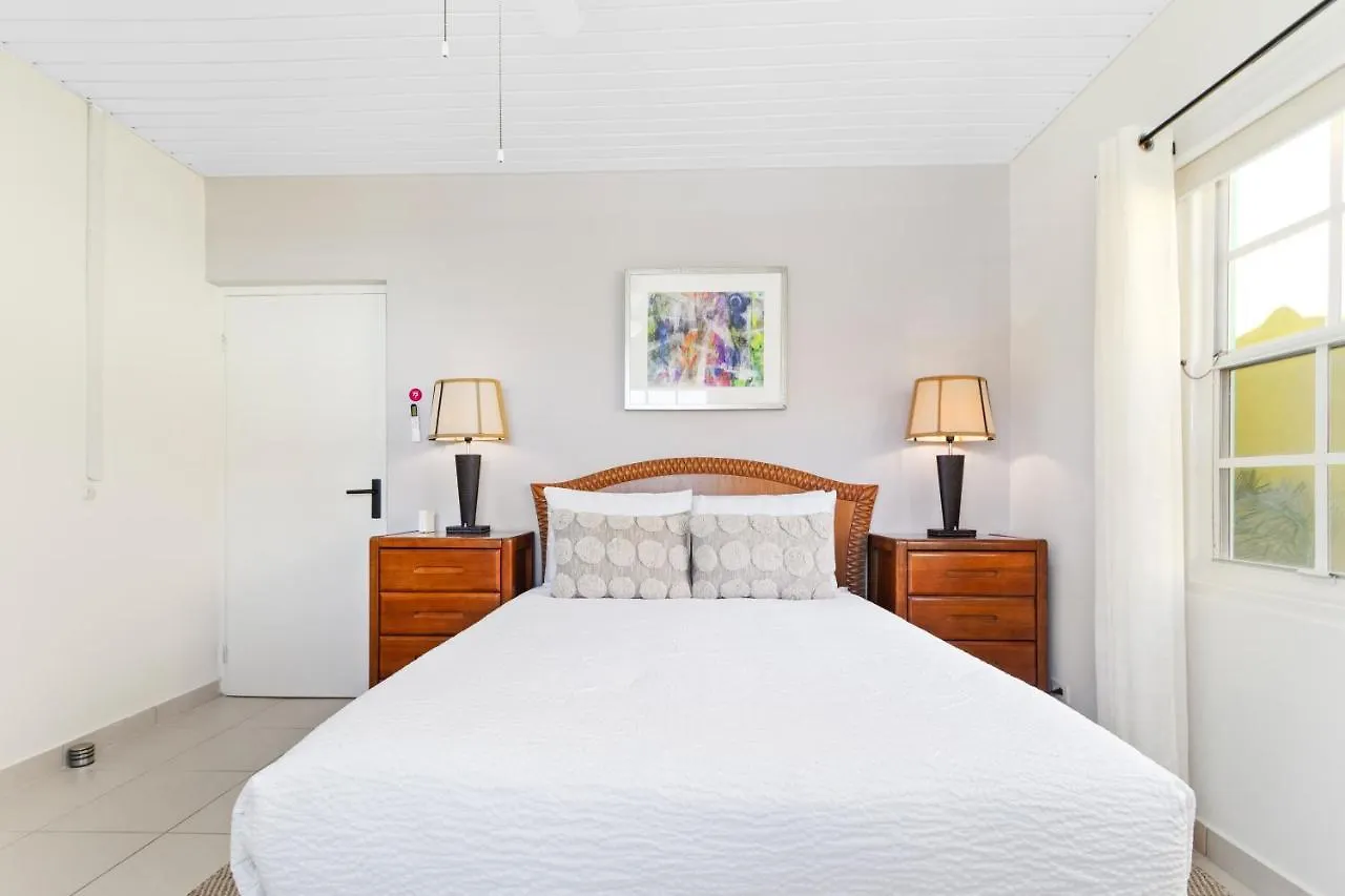 Rooi Santo 10-F Villa Noord